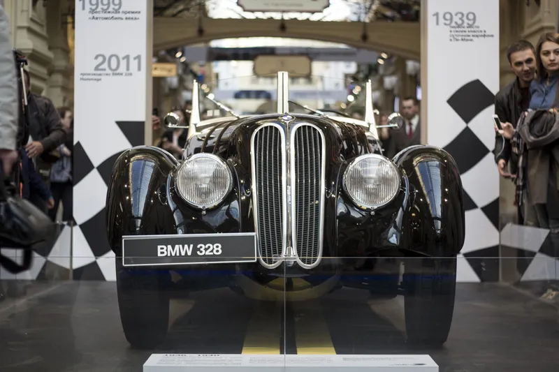 Экспозиция BMW Group Россия в ГУМе, кадр 3