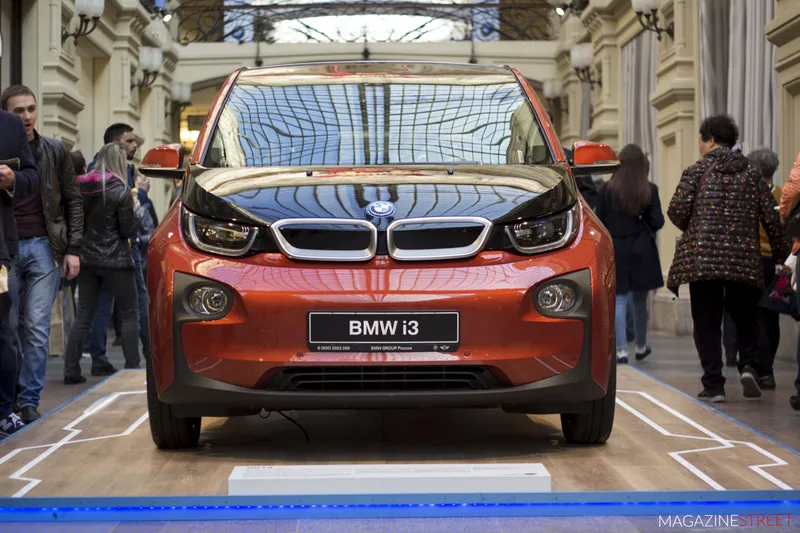 Экспозиция BMW Group Россия в ГУМе, кадр 12
