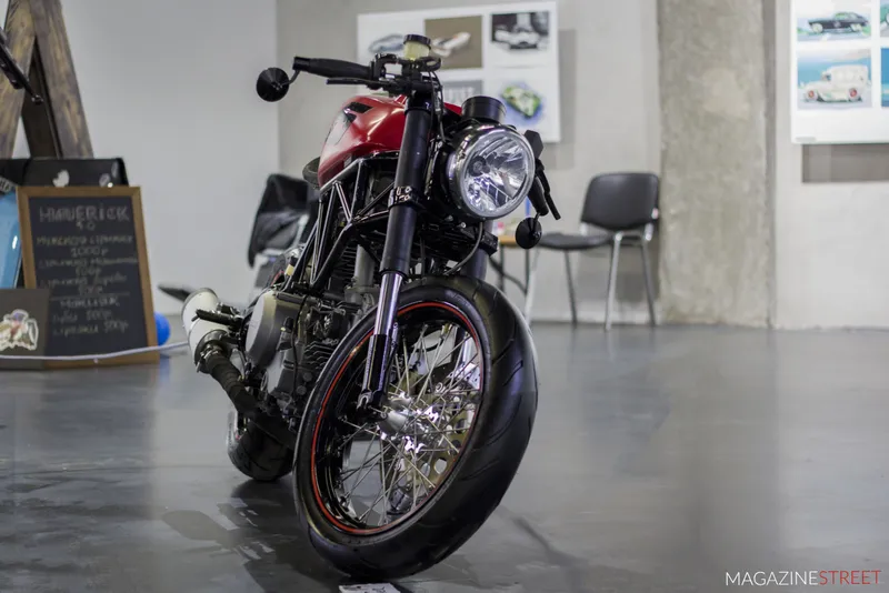 Выставка кастом дизайна “Art Custom Draft 17″ в ТЦ Ривьера, кадр 6