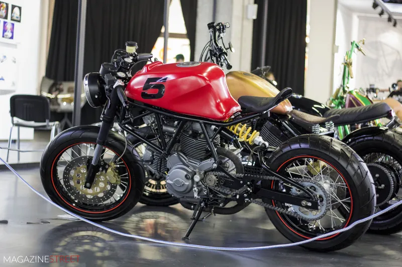 Выставка кастом дизайна “Art Custom Draft 17″ в ТЦ Ривьера, кадр 7