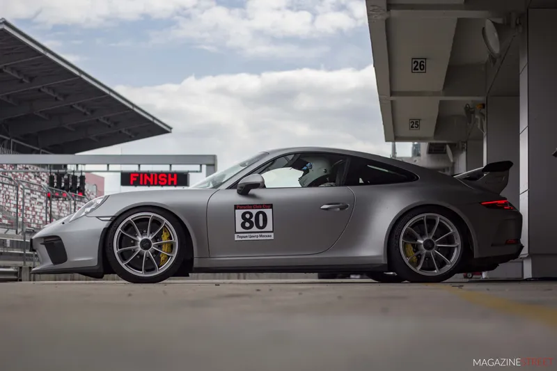 Porsche 911 GT3 RS 4.0, кадр 6