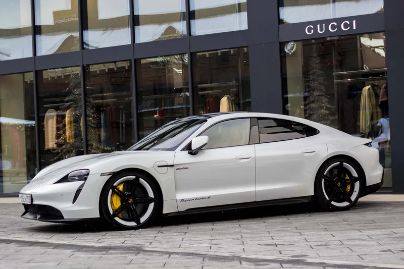 PORSCHE RIDE X ARKHANGELSKOYE OUTLET ЗИМНЯЯ ВСТРЕЧА «РОСКОШЬ НА СНЕГУ», кадр 18