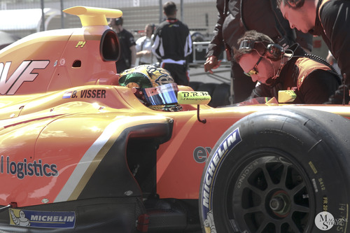 Посетители и участники "Мировая серия Рено" 5 этап сезон 2014, трасса MOSCOW RACEWAY" (MRW) Москва / Visitors "World series by Renault" stage2 season 2014 track MOSCOW RACEWAY (MRW) Moscow, кадр 11