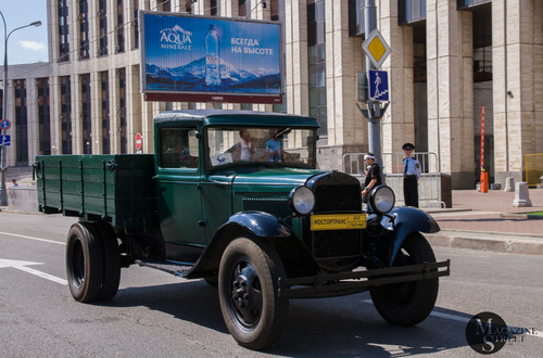 Парад ретро автобусов в честь 90-летия запуска автобусного движения в Москве / Exhibition of vintage buses in honor of the 90th anniversary of the start of the bus service. Moscow, кадр 22